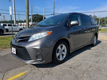 Used 2018 Toyota Sienna LE