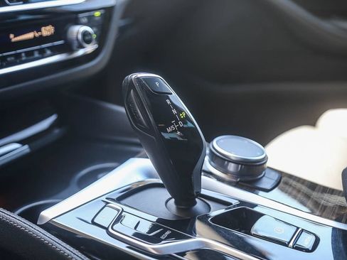 Used 2023 BMW 540i w/ M Sport Package RWD image 19
