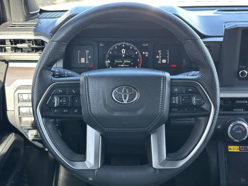 Used 2025 Toyota Tacoma SR5 AWD/4WD image 38