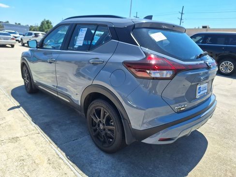 Used 2023 Nissan Kicks SR w/ SR Premium Package FWD image 3