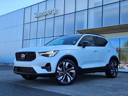 Used 2023 Volvo XC40 B5 Ultimate w/ Protection Package Premier