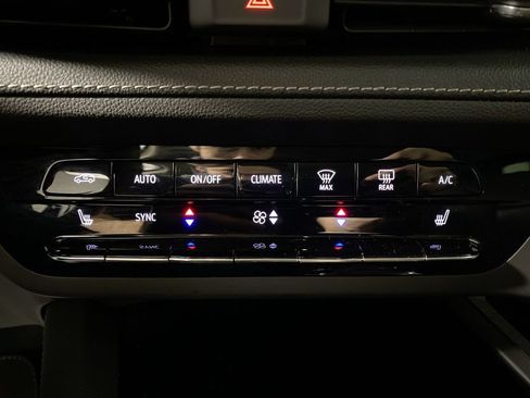 Certified 2023 Buick Envision Preferred FWD image 18