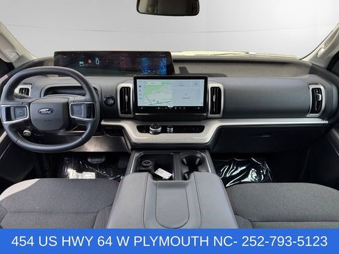 Used 2025 Ford Expedition Active AWD/4WD image 10