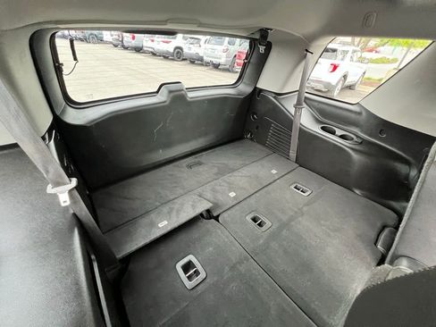 Used 2018 GMC Yukon SLT w/ Premium Edition AWD/4WD image 30