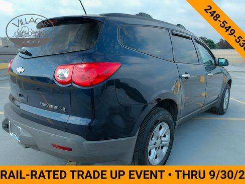 Used 2012 Chevrolet Traverse LS FWD image 6