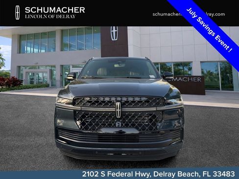 New 2026 Lincoln Navigator L Reserve w/ Jet Appearance Package AWD/4WD image 2