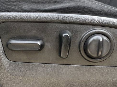 Used 2020 Chevrolet Silverado 2500 LT w/ Convenience Package image 27