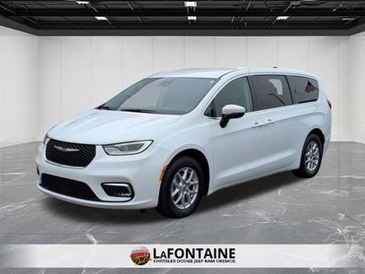 Certified 2023 Chrysler Pacifica Touring-L