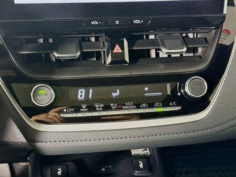 Certified 2025 Toyota Corolla XSE image 17