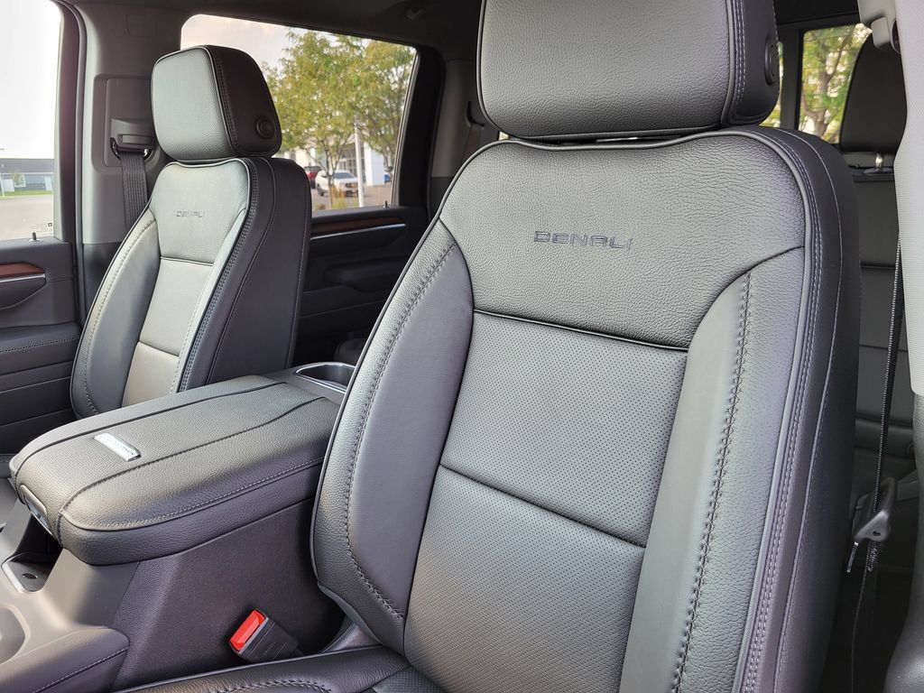 New 2025 GMC Sierra 2500 Denali w/ Denali Reserve Package AWD/4WD image 19