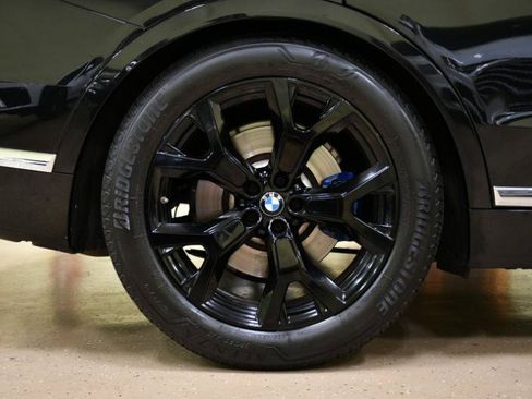 Used 2022 BMW X7 xDrive40i w/ Premium Package AWD/4WD image 24
