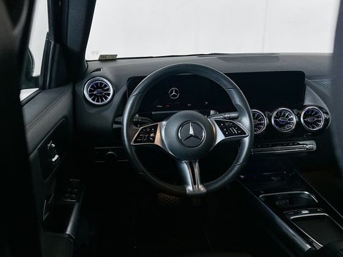 Used 2025 Mercedes-Benz GLA 250 image 18