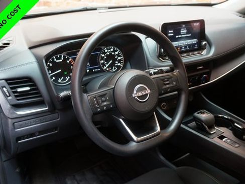 Used 2023 Nissan Rogue S image 9