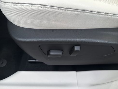 Used 2022 Buick Envision Essence w/ Safety Package image 11