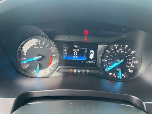 Used 2018 Ford Explorer XLT image 60