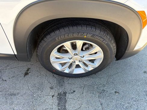 Certified 2023 Chevrolet TrailBlazer LS FWD image 5