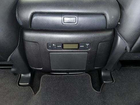 Used 2024 Nissan Armada SL w/ Captain's Chairs Package AWD/4WD image 22