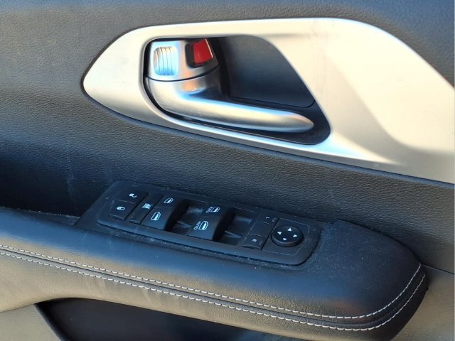 Used 2019 Chrysler Pacifica Touring Plus w/ S Appearance Package FWD image 14