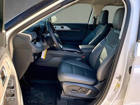 New 2026 Ford Explorer Active w/ Active Comfort Package image 9