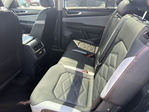 Used 2024 Volkswagen Atlas Peak Edition SE AWD/4WD image 22