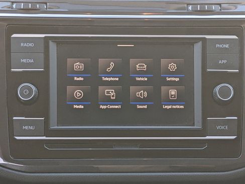 Used 2021 Volkswagen Tiguan S image 14