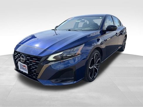 Used 2024 Nissan Altima 2.5 SR FWD image 25