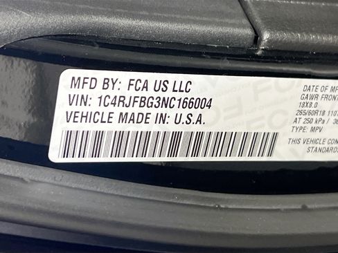 Used 2022 Jeep Grand Cherokee Limited image 32