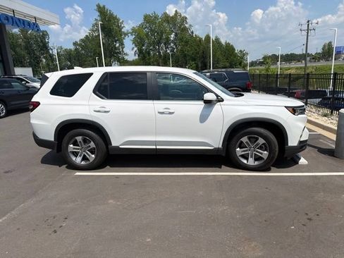 Used 2023 Honda Pilot EX-L image 12