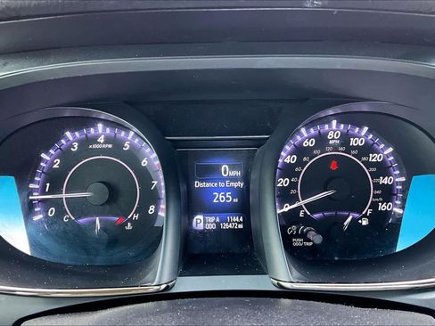 Used 2018 Toyota Avalon Limited FWD image 26