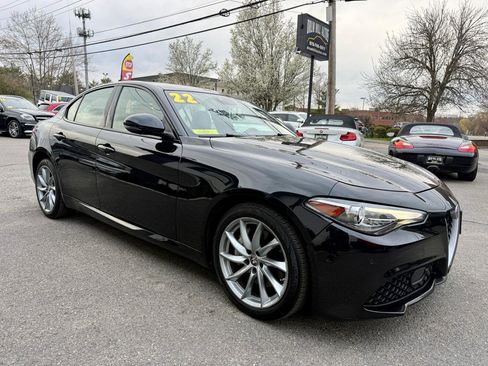 Used 2022 Alfa Romeo Giulia Ti image 8