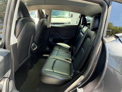 Used 2025 Tesla Model Y Long Range AWD/4WD image 12