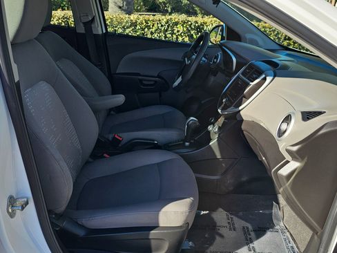 Used 2020 Chevrolet Sonic LT image 27