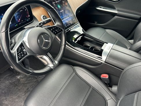 Used 2024 Mercedes-Benz GLC 300 w/ Winter Package image 10