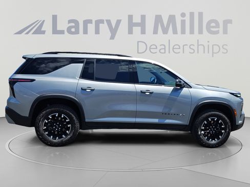Used 2025 Chevrolet Traverse Z71 w/ Driver Confidence Package AWD/4WD image 6