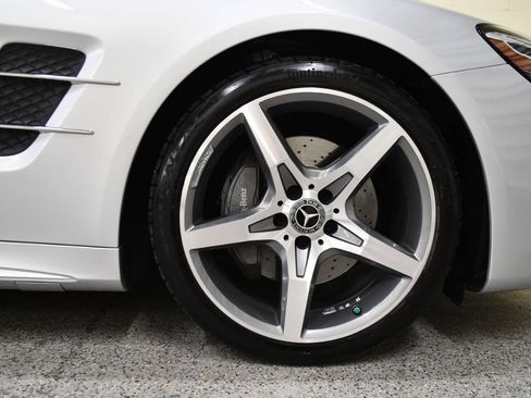 Used 2017 Mercedes-Benz SL 550 image 33