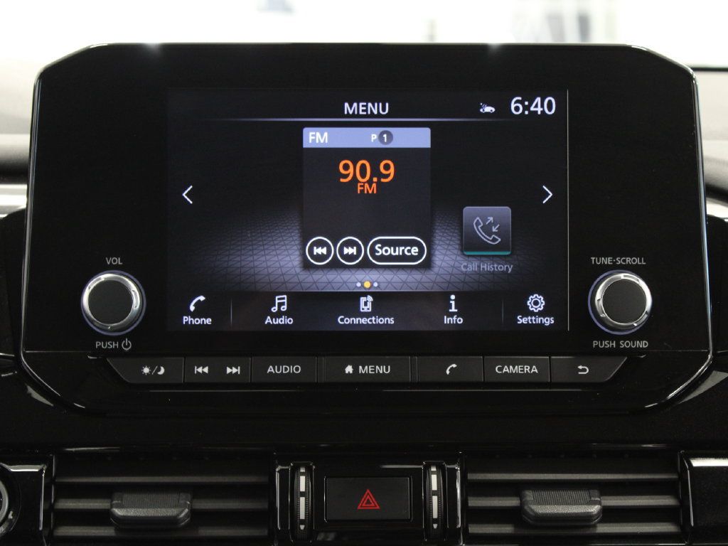 Used 2024 Nissan Pathfinder SV FWD image 23