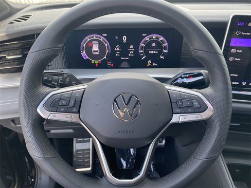 New 2026 Volkswagen Tiguan SE R-Line image 19