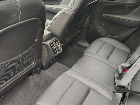 Certified 2025 Volvo XC40 B5 Plus image 27