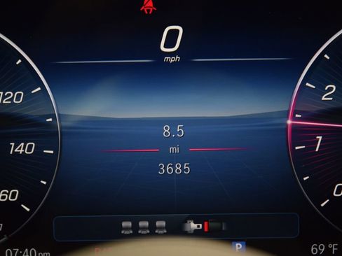 Used 2026 Mercedes-Benz GLC 300 4MATIC image 25