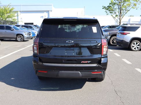 Used 2024 Chevrolet Suburban RST w/ Luxury Package AWD/4WD image 9