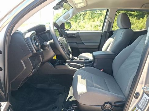 Used 2023 Toyota Tacoma SR AWD/4WD image 9