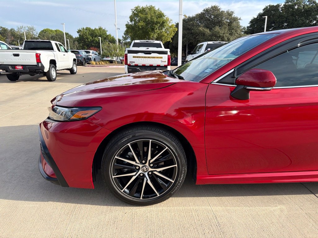 Used 2024 Toyota Camry SE FWD image 2