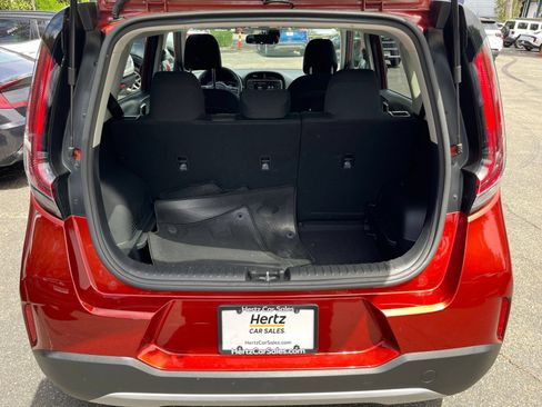 Used 2025 Kia Soul LX w/ LX Technology Package FWD image 29