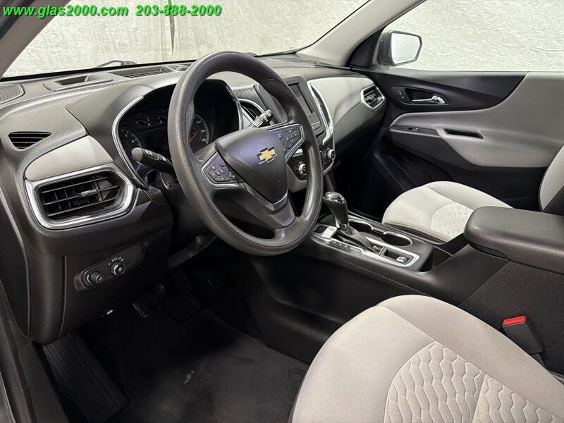 Used 2020 Chevrolet Equinox LS AWD/4WD image 3