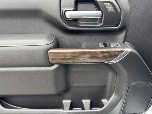 Used 2022 Chevrolet Silverado 2500 LT w/ Convenience Package image 10