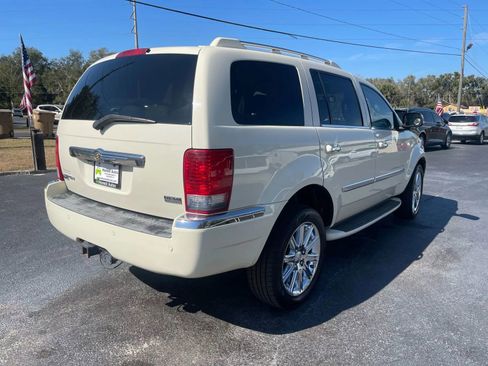 Used 2008 Chrysler Aspen Limited image 9