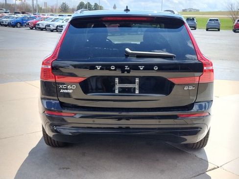 Used 2023 Volvo XC60 B5 Core image 6