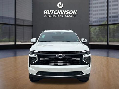 Used 2025 Chevrolet Tahoe High Country AWD/4WD image 2