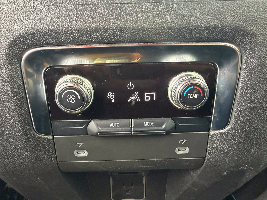 Used 2022 GMC Yukon SLE w/ Gmc Pro Safety Plus Package AWD/4WD image 16