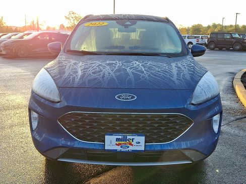 Certified 2022 Ford Escape Titanium image 2